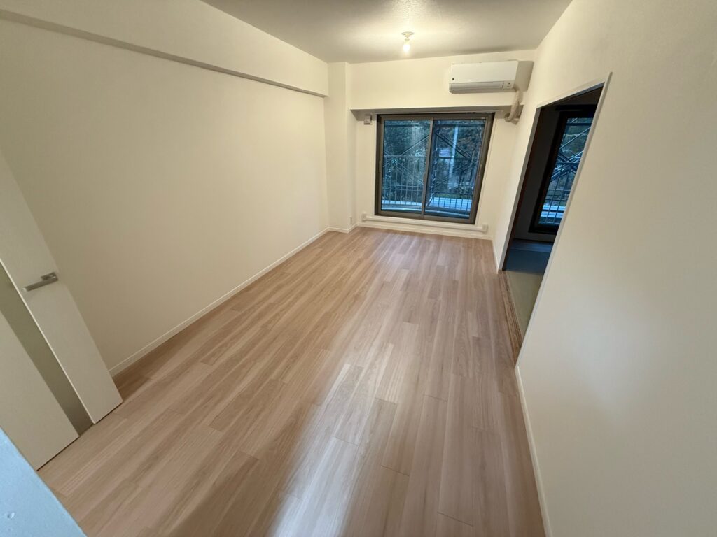 ウスイータを貼って施工が完了したお部屋の写真です。
