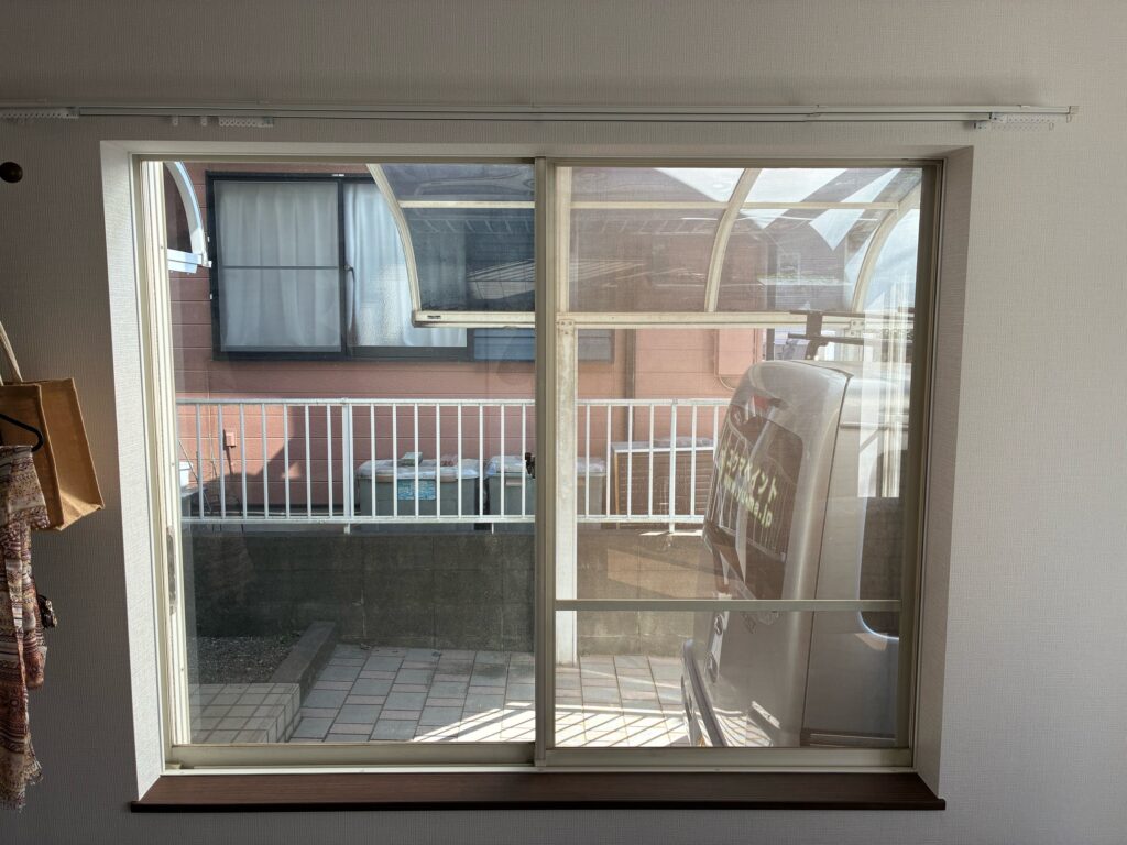 設置前の腰窓です。